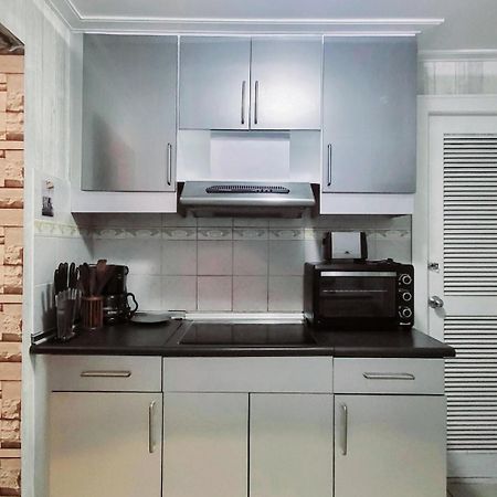 67 Sqm. Condo Unit In Robinson Place Residences Manila Kültér fotó