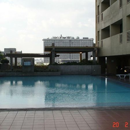67 Sqm. Condo Unit In Robinson Place Residences Manila Kültér fotó