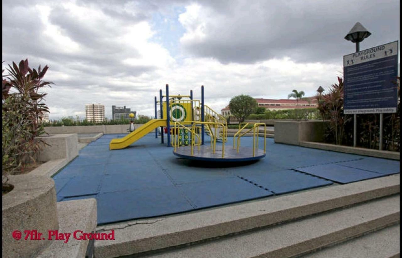 67 Sqm. Condo Unit In Robinson Place Residences Manila Kültér fotó