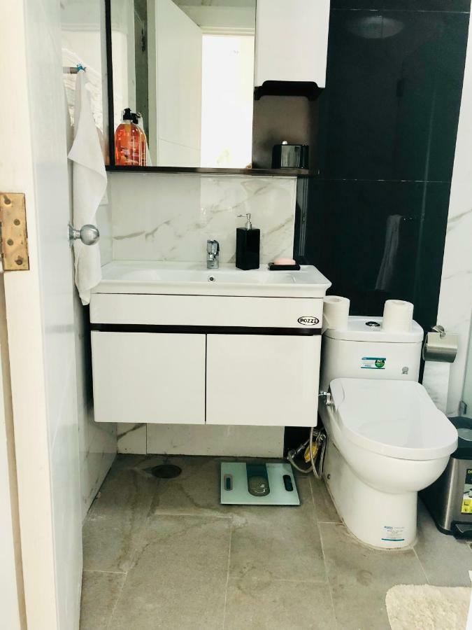 67 Sqm. Condo Unit In Robinson Place Residences Manila Kültér fotó