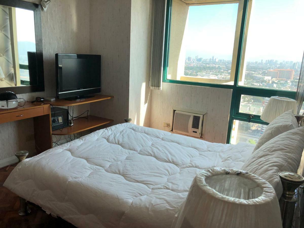 67 Sqm. Condo Unit In Robinson Place Residences Manila Kültér fotó