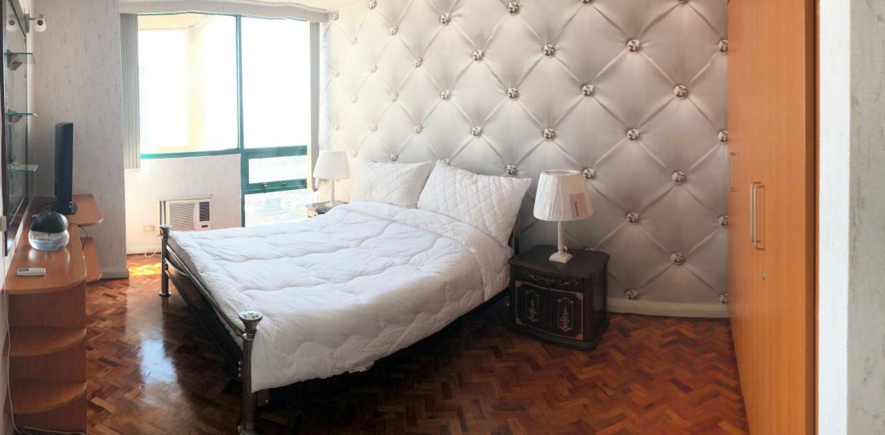 67 Sqm. Condo Unit In Robinson Place Residences Manila Kültér fotó
