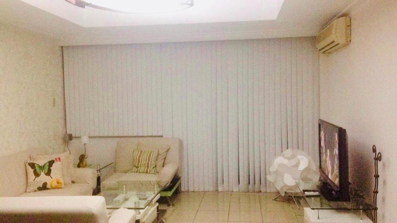 67 Sqm. Condo Unit In Robinson Place Residences Manila Kültér fotó