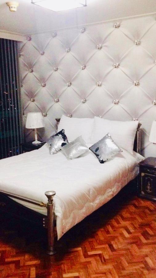 67 Sqm. Condo Unit In Robinson Place Residences Manila Kültér fotó
